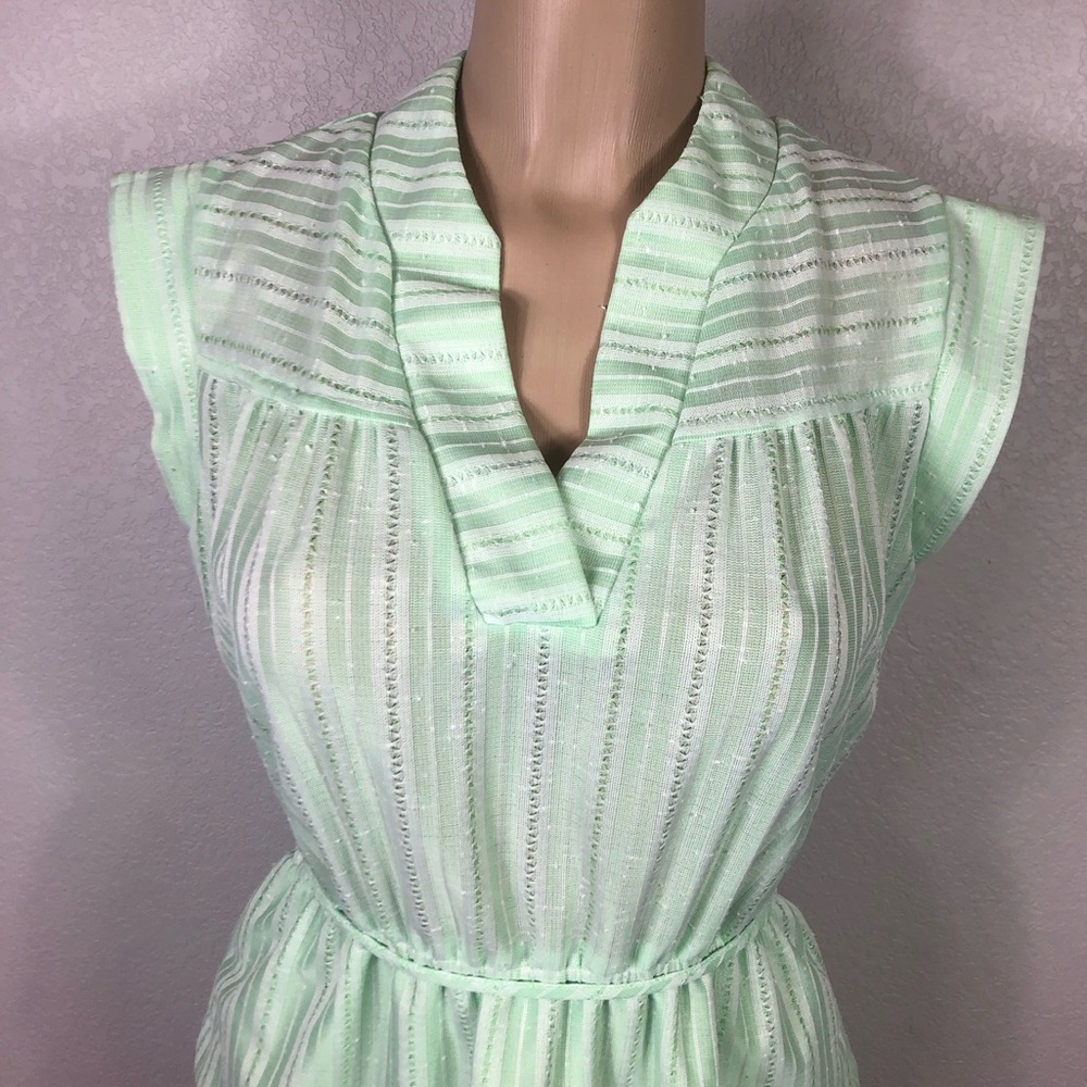 Vintage 1970’s Peplum Dress - Picture 2 of 9